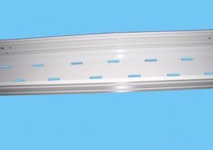 在現(xiàn)代建筑中鋼制托盤式橋架的重要性